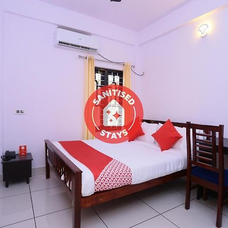 Hotel Oyo 26697 United Residency Kazhakuttam Exteriér fotografie