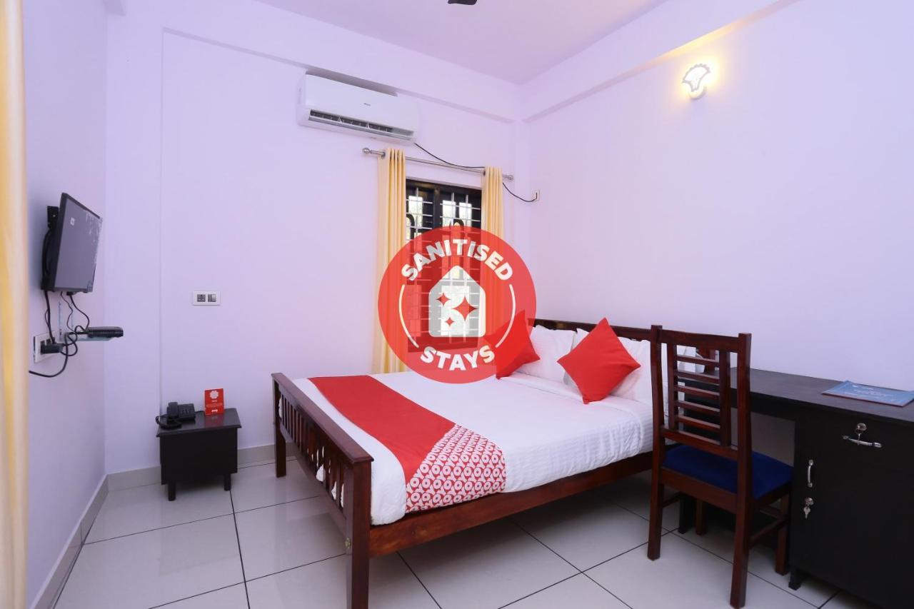 Hotel Oyo 26697 United Residency Kazhakuttam Exteriér fotografie