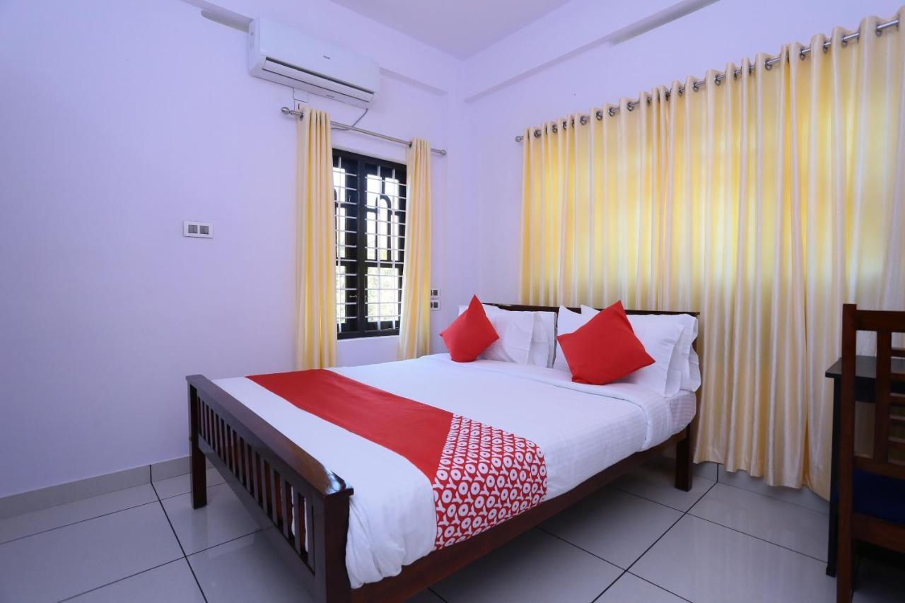 Hotel Oyo 26697 United Residency Kazhakuttam Exteriér fotografie