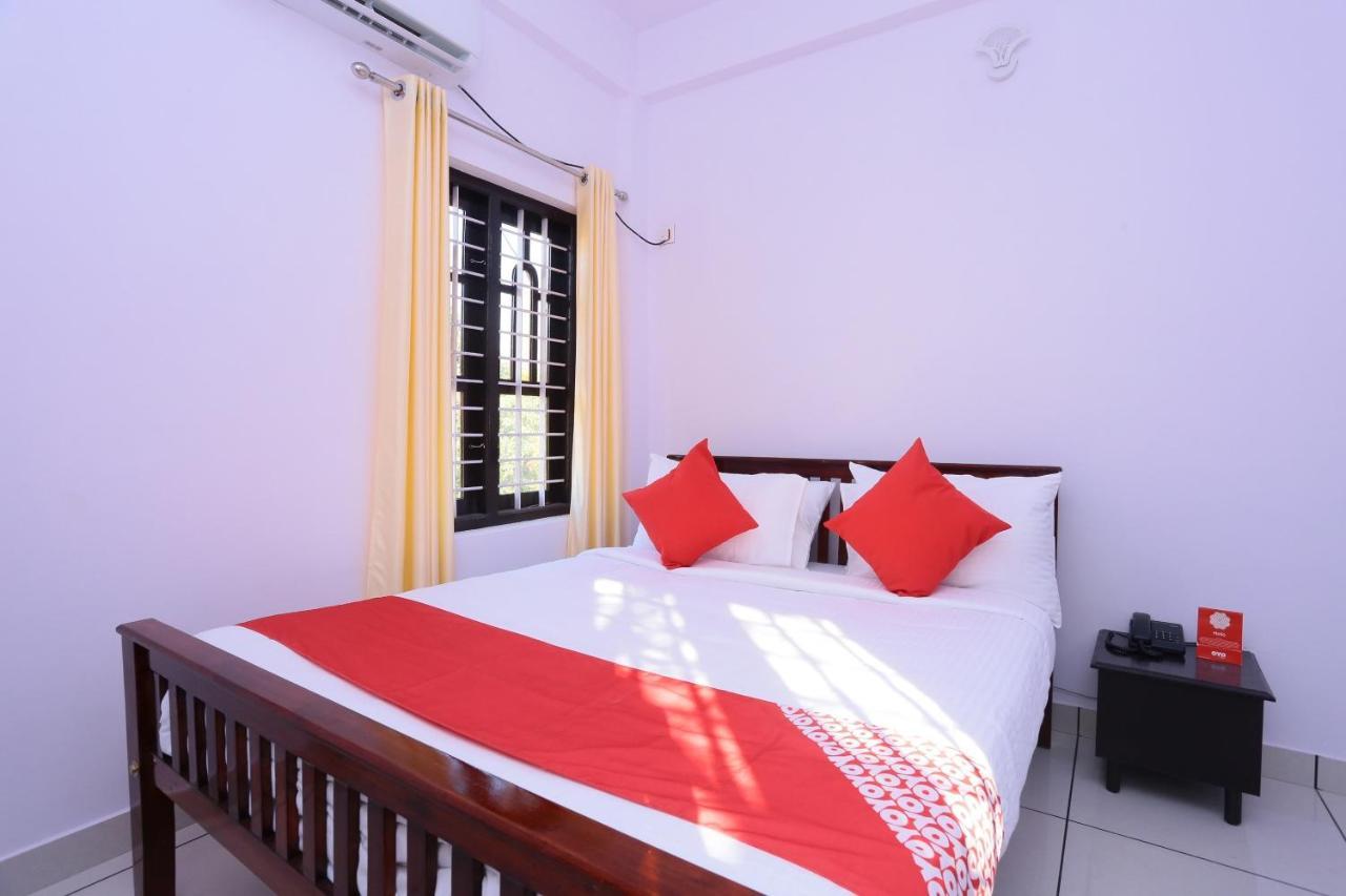 Hotel Oyo 26697 United Residency Kazhakuttam Exteriér fotografie