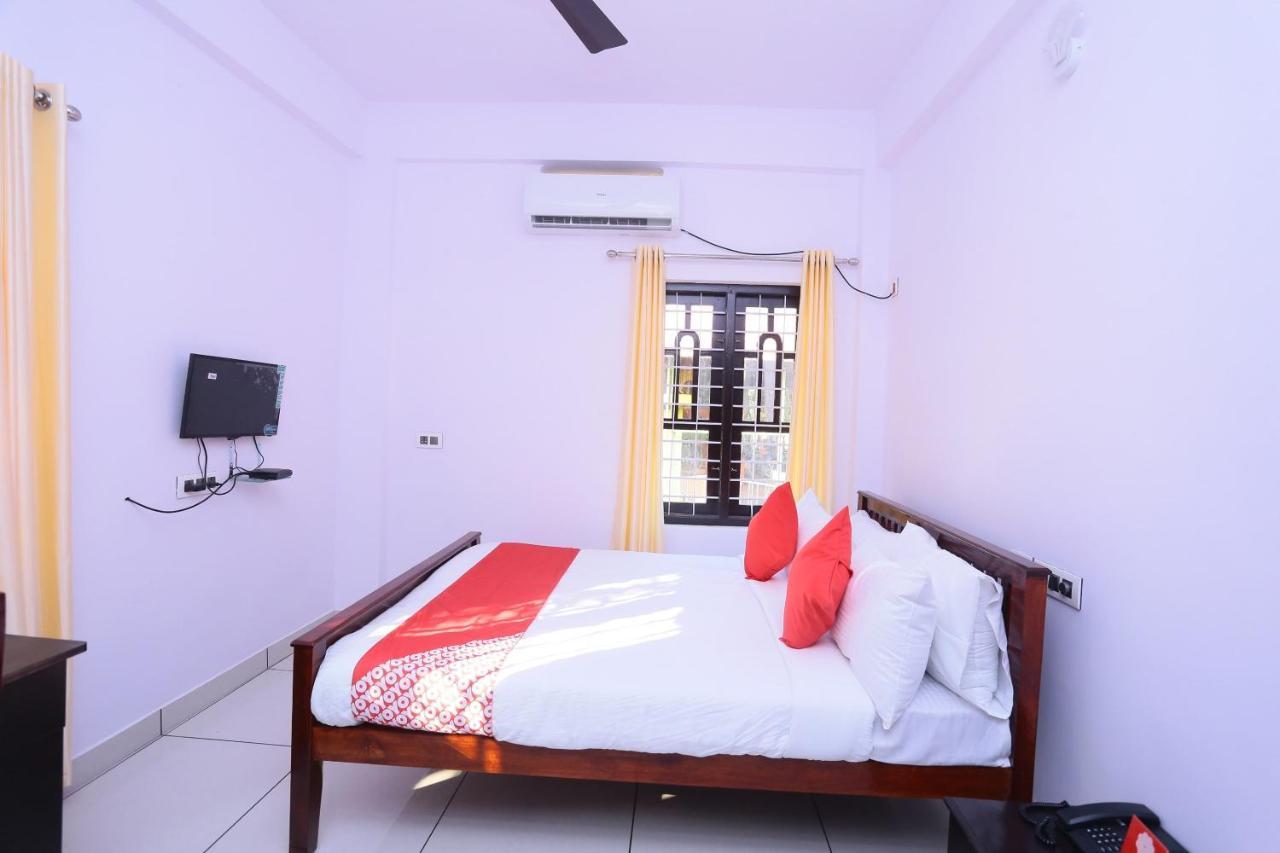 Hotel Oyo 26697 United Residency Kazhakuttam Exteriér fotografie