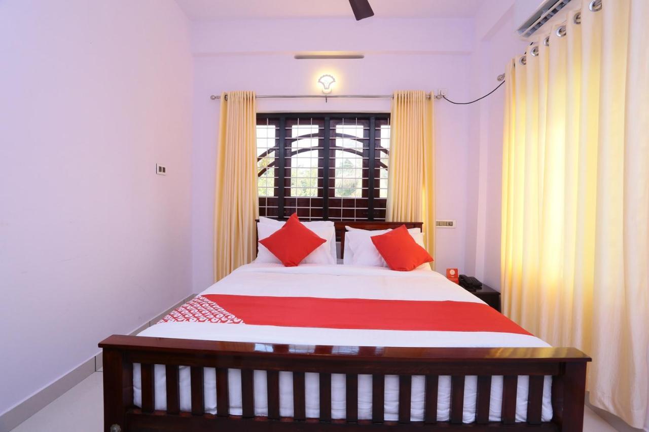 Hotel Oyo 26697 United Residency Kazhakuttam Exteriér fotografie
