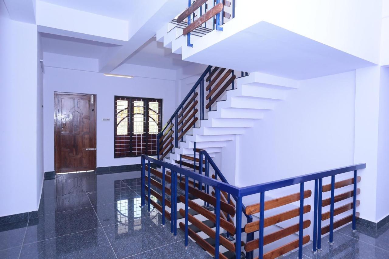 Hotel Oyo 26697 United Residency Kazhakuttam Exteriér fotografie